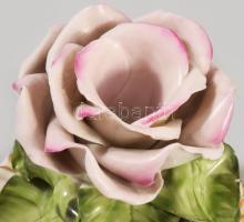 Herendi gyertyatartó, plasztikus virág díszítéssel. Kézzel festett, jelzett, minimális lepattanással...