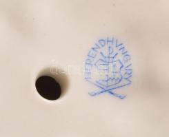 Herendi gyertyatartó, plasztikus virág díszítéssel. Kézzel festett, jelzett, minimális lepattanással...