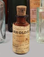 9 db vegyes gyógyszeres üvegcse, nagyrészt háború előttiek 20 cm-ig