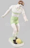 Hollóházi Fradista labdarúgó. Jelzett, kézzel festett, hibátlan, m: 27 cm