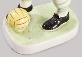 Hollóházi Fradista labdarúgó. Jelzett, kézzel festett, hibátlan, m: 27 cm