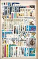 Albánia 207 db bélyeg 1974-től, közepes berakólap mindkét oldalán