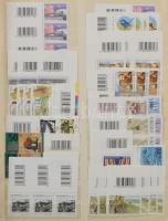 2000-2010 Több példányos tétel az MBÁ 4535. számú első vonalkódos kiadástól a 2010-es évek elejéig, vonalkód és ívszéli emblémás kiadásokból. Sok ívsarki és több fordított állású és egyéb különleges példány 7 db 14 soros osztott berakólapon, jó állapotú ABRIA rugós borítóban. Jó minőségű anyag! Több mint 450.000 forintos katalógusérték, magas névérték!