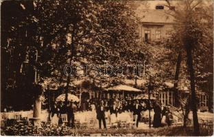 1914 Budapest II. Szent Lukács fürdő kioszk, étterem kertje pincérekkel (EK)