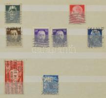 2 db közepes berakó, bennük külföldi bélyegek, dobozban