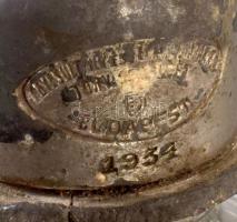 Szarvari Italmérők szikvízgyára. madárcsőrös szikvízes, szódás üveg