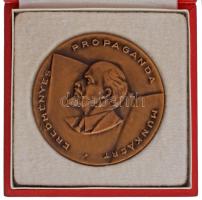 1975. "Eredményes Propaganda Munkáért" Lenin születésének évfordulója alkalmából kiadott egyoldalas bronz emlékérem, eredeti tokban (70mm) T:AU