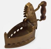Kisméretű bronz vasaló, 10x11,5 cm