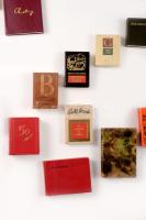 Vegyes minikönyv tétel fém dobozban: Poetica Hungarica, Könyvnyomtatás Magyarországon, Az illegális ...