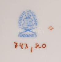 Herendi Rothschild mintás leveses csésze alátéttel. Jelzett, alátéten repedéssel, d: 18 cm