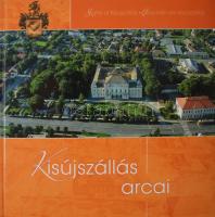 Kisújszállás arcai (angol-német-magyar). Bp., 2009. 95p. Kiadói kartonált papírkötésben