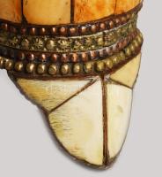 Jemeni fa váza, körben tevecsont rátétekkel, m: 25 cm