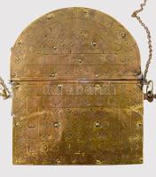 Jemeni tevecsont korántartó. Autentikus falfiókba helyezhető darab. Cizellált ötvösmunka szerelékbe ...