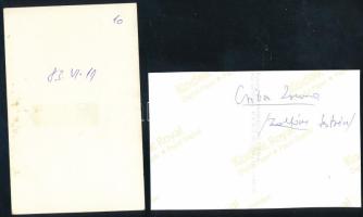 Czibor Zoltán (1929-1997) az Aranycsapat labdarúgójának aláírása az őt ábrázoló képen és testvérének...