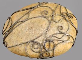 Asztali dísz. Filigrán fémszállal bevont kődarab 11 cm