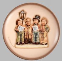 Hummel Goebel dísztálka - "Énekes kvartett". Jelzett, kopással, d: 10 cm