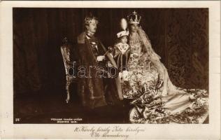 IV. Károly király, Zita királyné és Ottó koronaherceg / Charles I of Austria, Queen Zita and Crown Prince (Habsburg) Otto. Koller tanár utóda Szenes felvétele 1916.