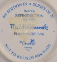 Hummel Goebel dísztálka - "Girl on Tree". Jelzett, kopással, d: 8,5 cm