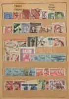 Külföldi bélyegek régi kopott kis albumban