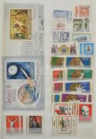 1943-2009 Jó minőségű több példányos magyar rendező az elején használatlan értékekkel is, 32 lapos, ...