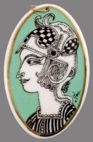 Hollóházi porcelán Szász Endre által tervezett mintával díszített plakett, jelzett, hibátlan, 6,5x4,5 cm