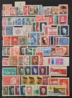 Leuchtturm album, benne NDK bélyegek a 60-as, 70-es évekből