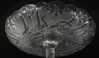 Préselt üveg talpas kínáló. Jelzés nélkül, hibátlan, d: 29 cm, m: 16,5 cm