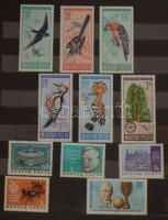 Magyar gyűjtemény a '60-90-es évekből, 3 db A/4 illetve közepes berakóban, borítékokban, hozzá ...