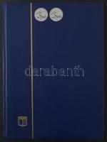 8 lapos A4-es berakó, benne vegyes külföldi bélyegek