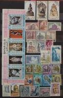 Szobrok, reliefek az antikvitásból és a modern időkből, motívum tétel több mint 500 klf bélyeggel, 12 db blokkal és kisívvel, 8 lapos, A/4-es, jó minőségű berakóban