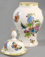 Herendi Viktória mintás fedeles váza. Jelzett, szájánál repedéssel, m: 25 cm