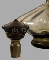 Antik füstszínű hutaüveg italos palack, dugón kis pattogzással, m: 16 cm