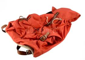 2 db retró hátizsák, kopásnyomokkal