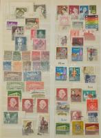 Német bélyegek, közte jobbak is, 16 lapos A4-es berakóban. Érdemes megnézni!