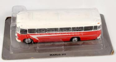 4 db autóbusz makett: Ikarus 311, Ikarus 620, Büssing D2U, Volvo B616. Eredeti tokjukban, h: 11,5 - ...