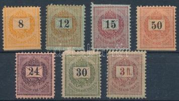 1888-1889 7 db Feketeszámú krajcáros bélyeg, közt 4 db 1-1 oldalon ollóval levágott fogazással
