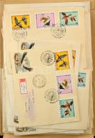 1977 Kb. 100 db javarészt címezetlen FDC