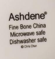 Kínai porcelán fedeles teás bögre, szűrővel, jelzett, m: 13 cm