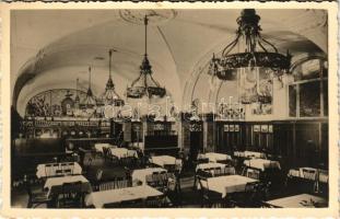 Graz (Steiermark), Alt Schwechater Bierhalle (Sepp Weitzer), Herrengasse / beer hall, interior