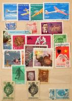 Magyar gyűjtemény, modern anyag részben vegyes minőségben, 7 db A/4-es + több közepes berakóban