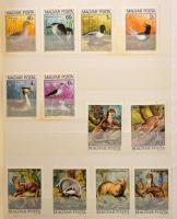 Magyar gyűjtemény, modern anyag részben vegyes minőségben, 7 db A/4-es + több közepes berakóban