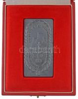 DN (1980 k.) "Csepel Vas- és Fémművek - 30 éves Törzsgárda tagjának" egyoldalas fém emlékplakett, eredeti "WM" lógóval ellátott dísztokban (43,5x86mm) T:AU