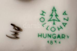 Hollóházi Varró Matyónő. Terv.: Torma Istvánné. Jelzett, hibátlan, m: 23,5 cm