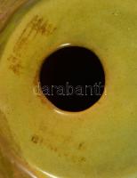 Zsolnay kisplasztika - pécsi Zsolnay-kút. Terv.: Sinkó András. Savmaratott felületű, többféle eozin ...