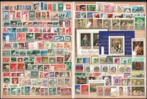 Bulgária tétel az 1882-1993 közötti időszakból, 4 db berakólapon (Mi EUR 460.-)