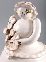 Kumpost Éva (1934-1994): Nő virággal. Jelzett, hibátlan, m: 26 cm