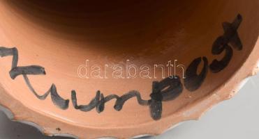 Kumpost Éva (1934-1994): Nő virággal. Jelzett, hibátlan, m: 26 cm