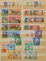 Képes magyar bélyegek összeállítása 10 lapos nagyalakú berakóban (használt állapotban)