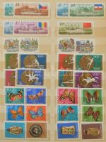 Képes magyar bélyegek összeállítása 10 lapos nagyalakú berakóban (használt állapotban)