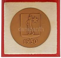 DN "Dunaújváros / 1950" kétoldalas bronz emlékérem eredeti tokban (70mm) T:AU, enyhe karcok